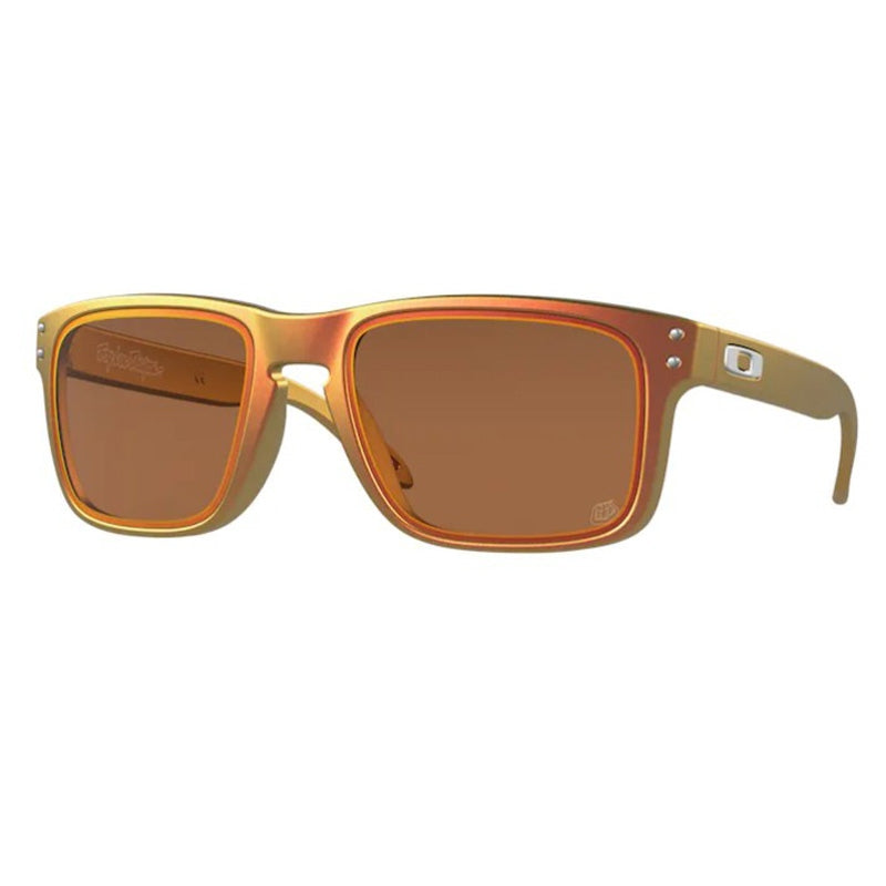 Oakley Sunglasses, Model: OO9102 Colour: T5